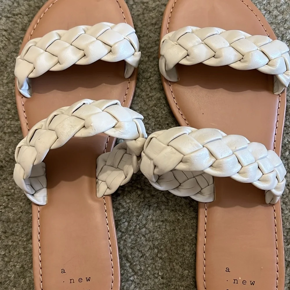 Sandals - Picture 2 of 3